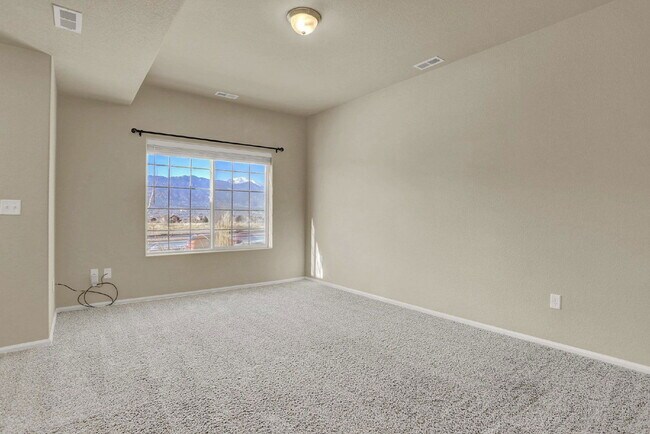 Building Photo - 1810 Final View Aly