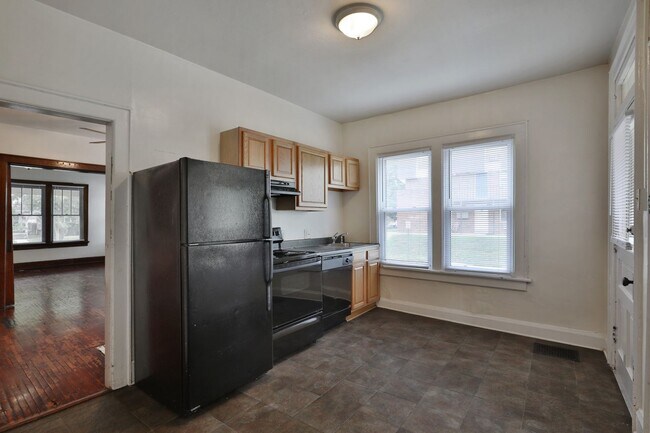 Foto del edificio - 2142-44-46 Summit Street