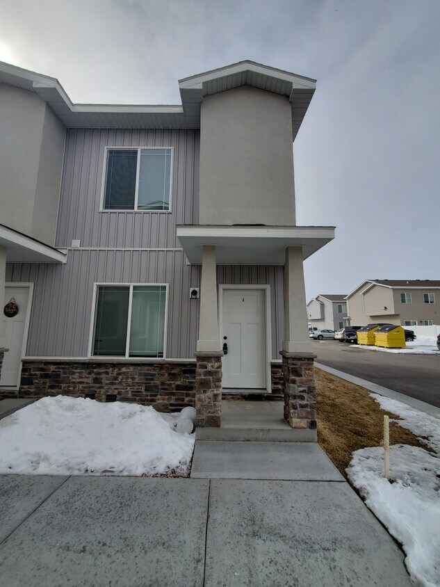656 Saturn Ave, Idaho Falls, ID 83402 Townhome Rentals in Idaho Falls