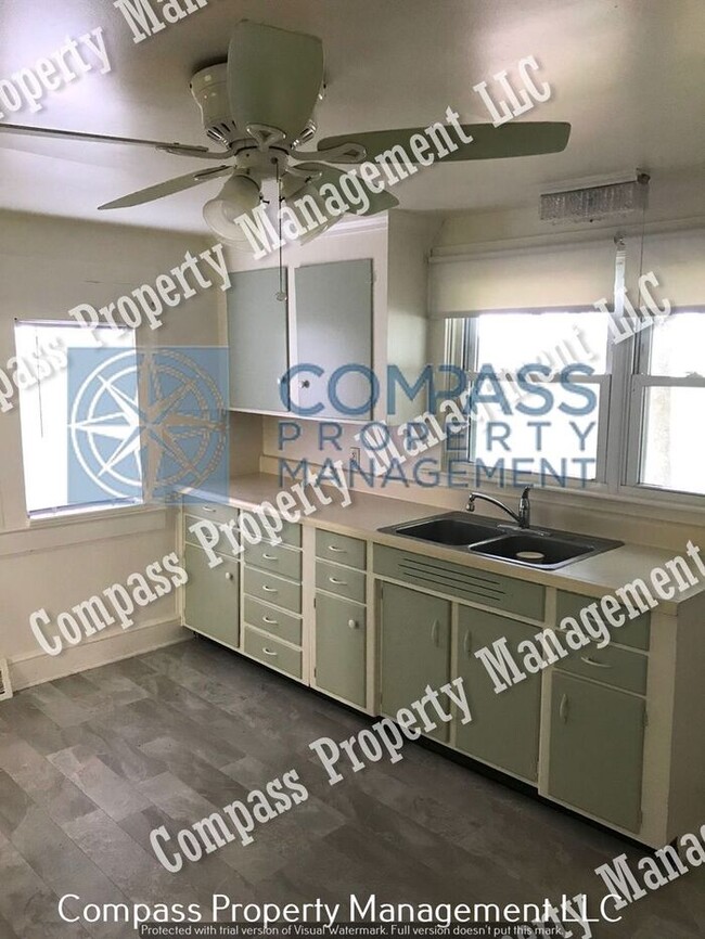 Building Photo - $1,295 - 3 Bed, 1 Bath Apartment - Paradise