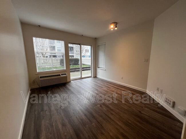 Building Photo - 555-555 Yates Rd