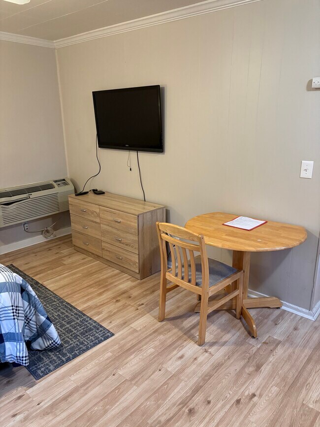 Foto del edificio - 1050 E 8th St