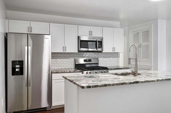 Photo - Totally Updated 3 bed, 3 bath, AMAZING loc... House