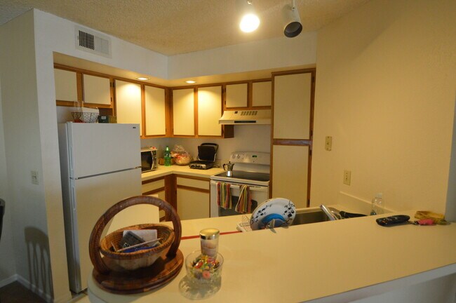 Building Photo - 1 bed/1 bath @ Venetian Place AVAILABLE NOW!