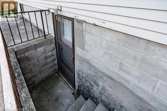 Photo du bâtiment - 1077 Upper Sherman Ave