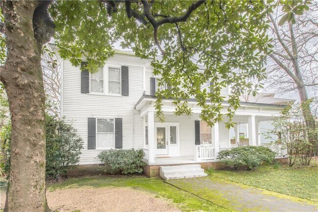 Foto del edificio - 824 Edgewood Ave NE