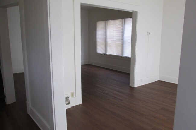 Foto del edificio - 1023 1st Ave S
