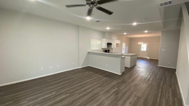 Building Photo - 9329 Nyssa St