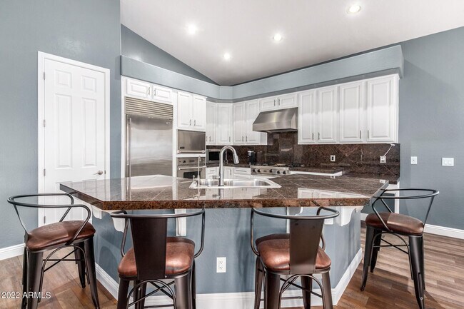 Building Photo - 4831 E Sleepy Ranch Rd