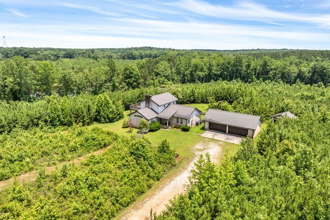 Building Photo - 936 Girls Ranch Rd