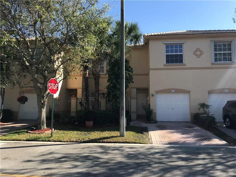 Foto principal - 614 NW 170th Terrace