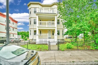 Building Photo - 1420 River St