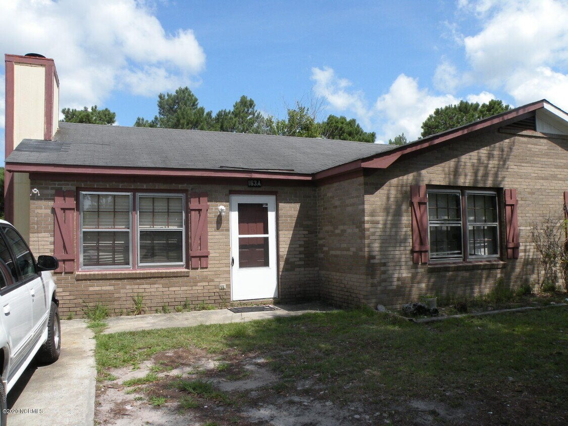 Primary Photo - 163 Bayberry Rd