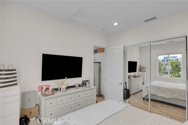 Foto del edificio - 7302 Woodley Ave