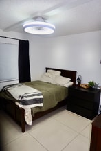 Building Photo - 906 SW 9th St Cir