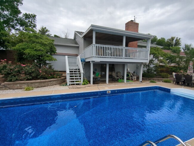 Foto del edificio - 8 Parkrose Ct