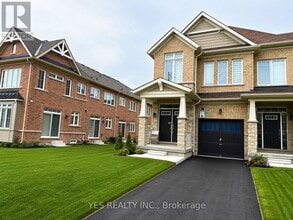 Building Photo - 27 Royal Fern Cres