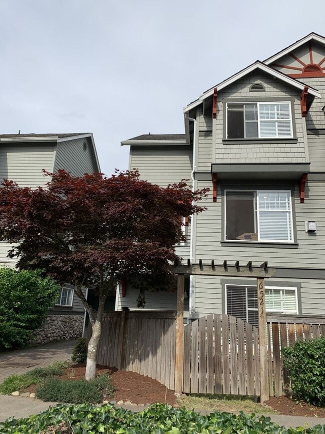 Building Photo - 6521 24th Ave NE