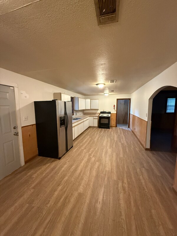 Building Photo - 914 Leblanc St