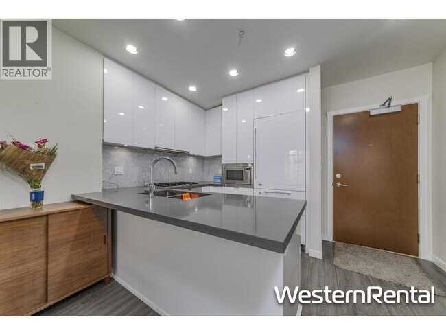 Photo du bâtiment - 7338-7338 Gollner Ave
