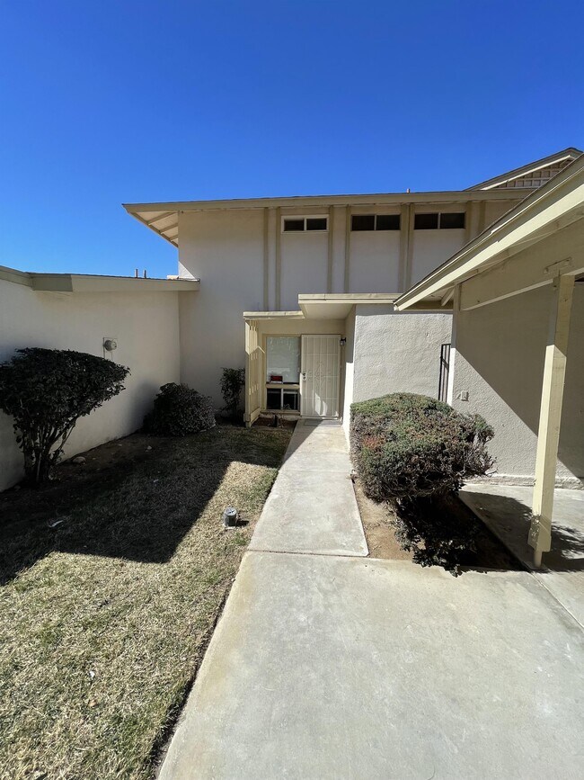 Building Photo - 14318 Augusta Dr