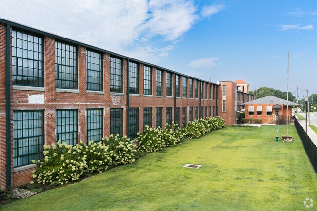 Building Photo - The Lofts of LaGrange