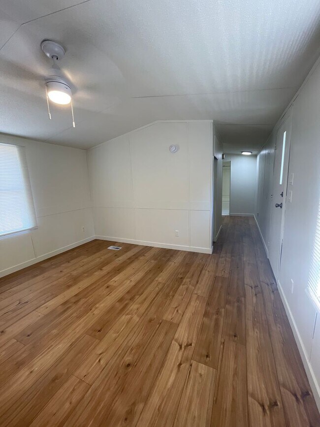 Foto del edificio - STUDENTS WELCOME! Modular Home in North Old Town