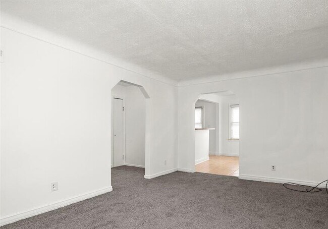 Foto del edificio - 24868 Grove Ave