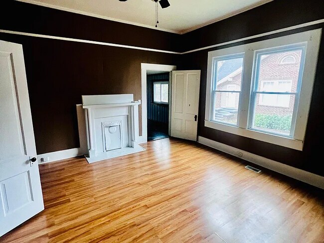 Foto del edificio - 513 Creswell Ave