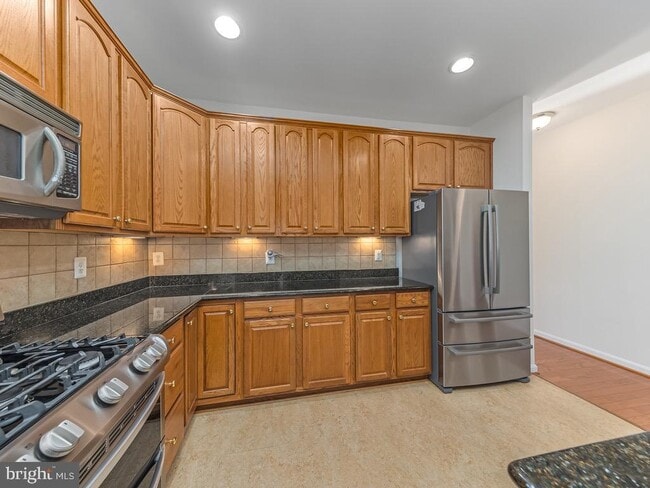 Building Photo - 3817 Champion Oak Dr
