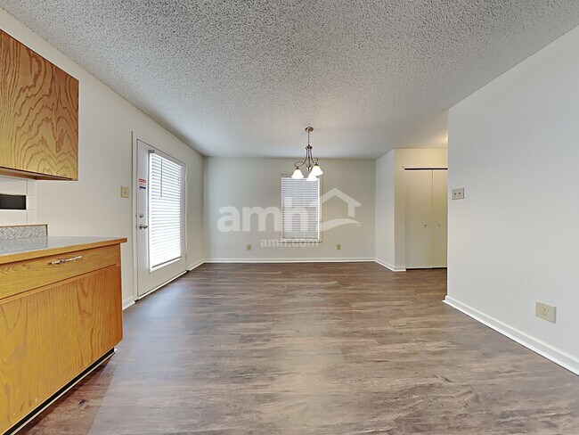 Foto del edificio - 2192 Olympia Dr