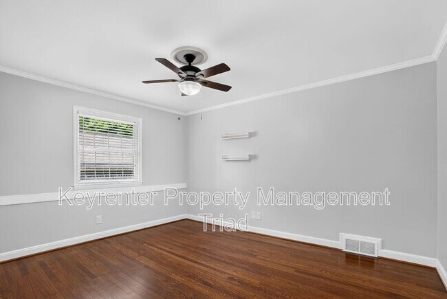 Foto del edificio - 2408 Hawthorne St
