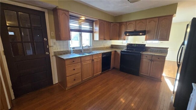 Building Photo - 7 Eliza St