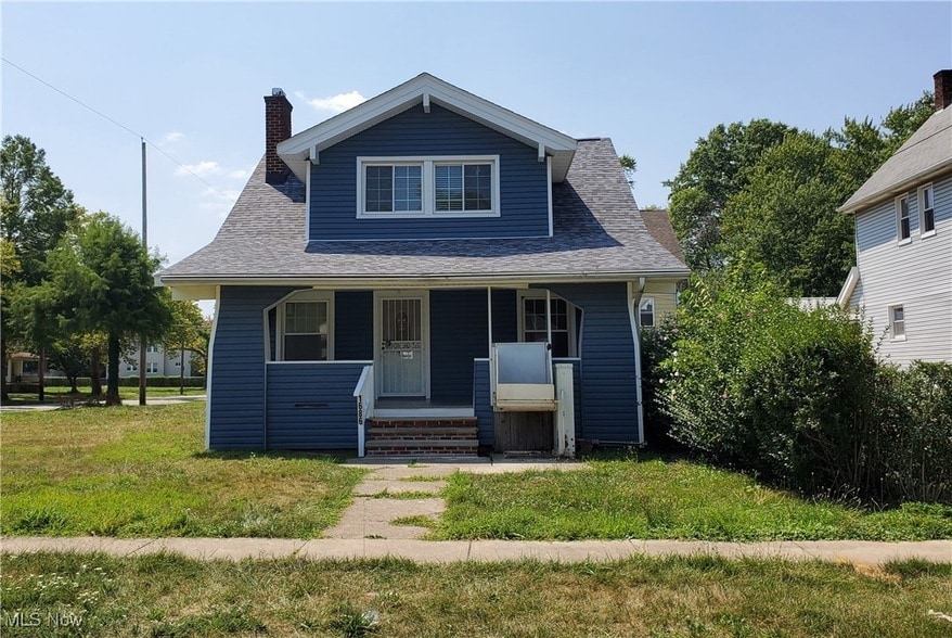 1686 Avalon Rd Cleveland, OH 44112 – photo 1
