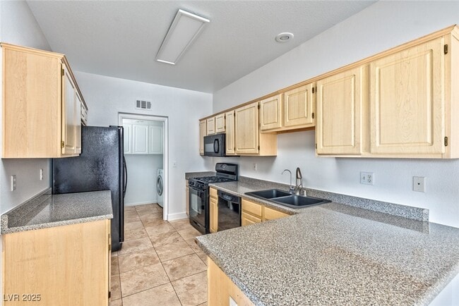 Building Photo - 1633 Cave Spring Dr