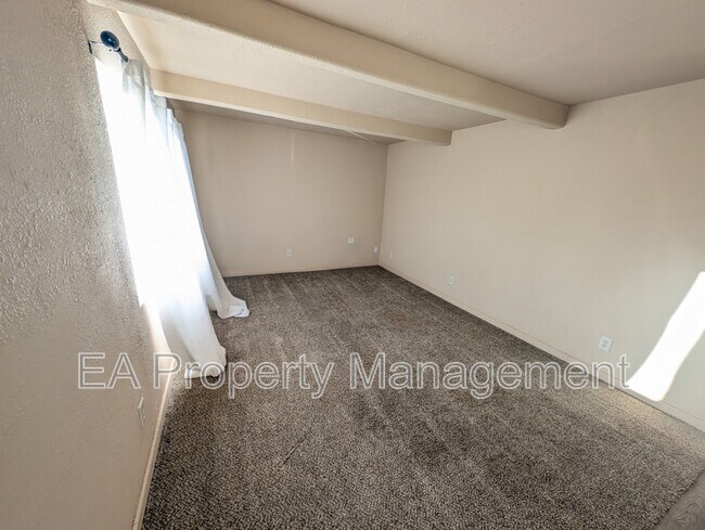 Foto del edificio - 212 65th St NW