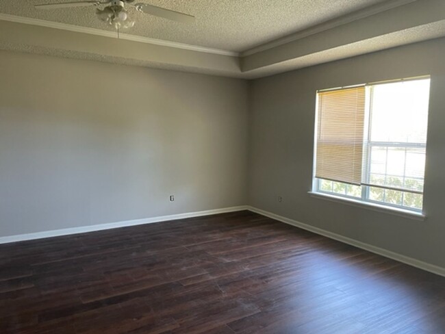 Building Photo - 3bed/2bath LOCATED NEAR MOODY AFB