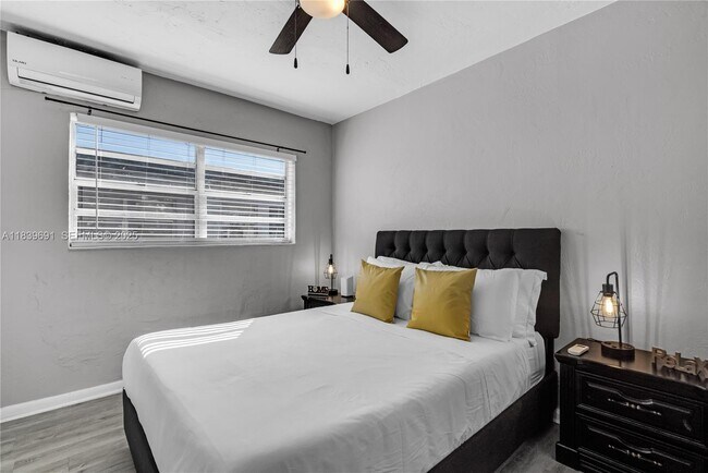 Foto del edificio - 105 SW 5th Ct