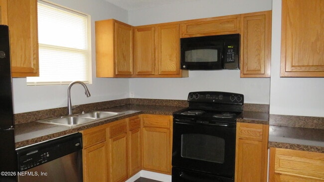 Building Photo - 1647 Dibble Cir E