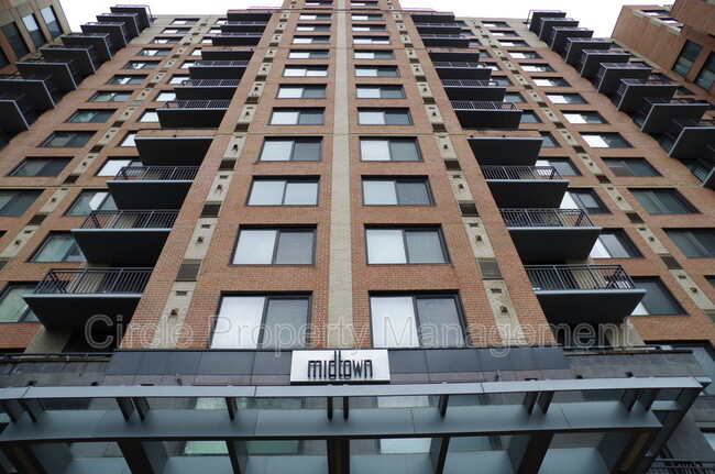 Foto del edificio - 2451 Midtown Ave