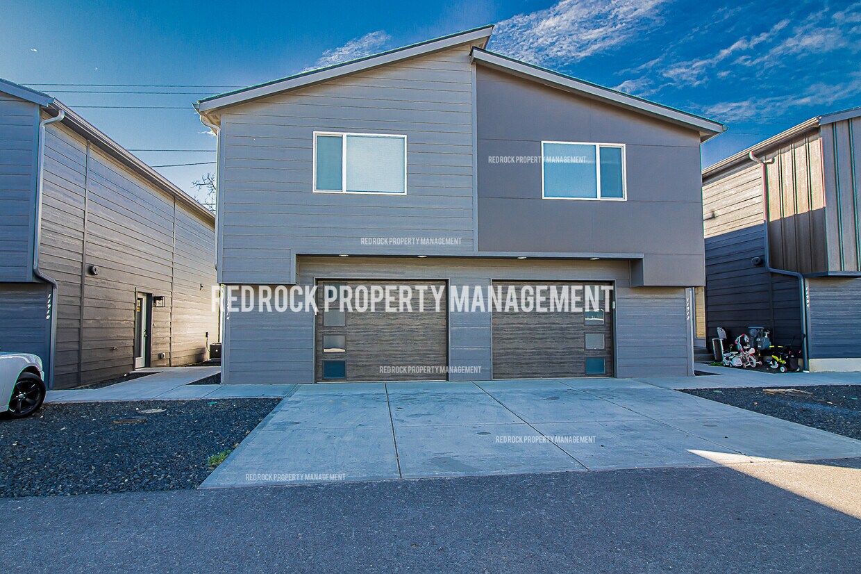 Primary Photo - 11920 E 2nd Ln