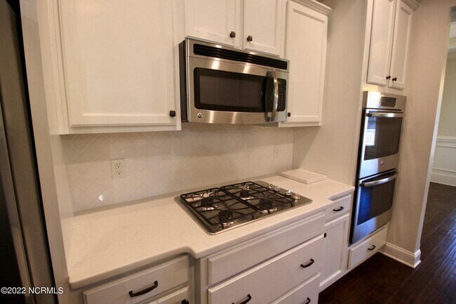 Building Photo - 111 Broom Sedge Ln