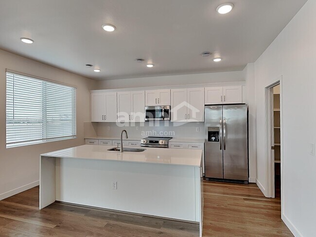 Foto del edificio - 6975 N 125th Dr