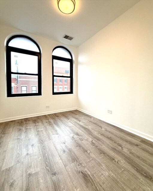 Foto del edificio - 2240 S Wentworth Ave