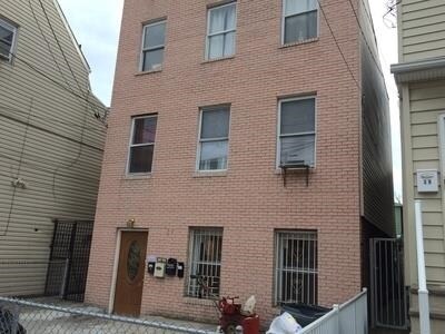 Primary Photo - 37 Leonard St