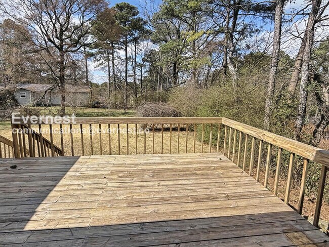 Building Photo - 617 Carson Crest Cir