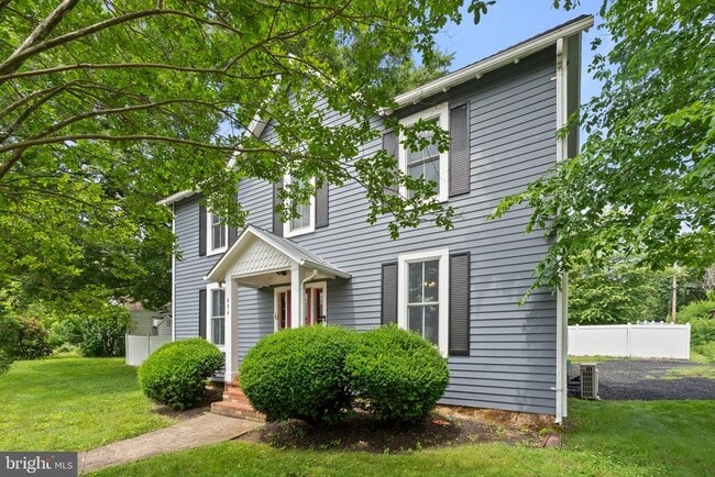 Building Photo - 404 N Franklin St