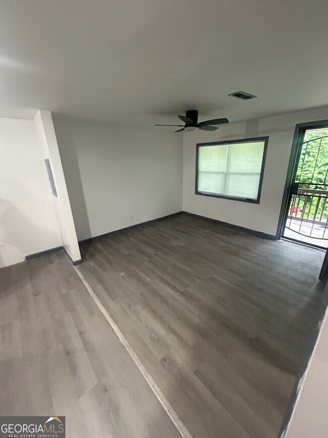 Foto del edificio - 1029 Maple St