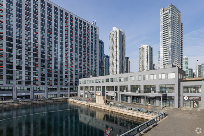 Building Photo - The Quay - Tower III