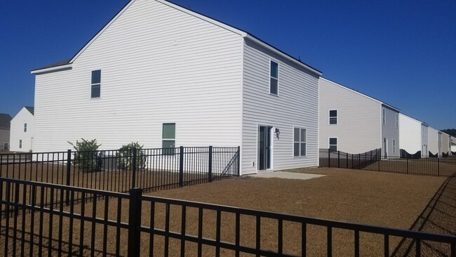 Building Photo - JANUARY SPECIAL!!! $500 SECURITY DEPOSIT W...